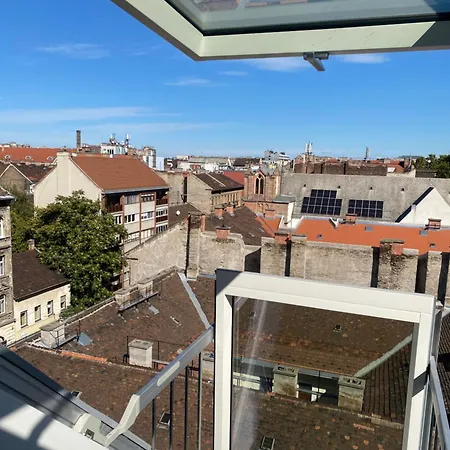 R77 Downtown - Penthouse *